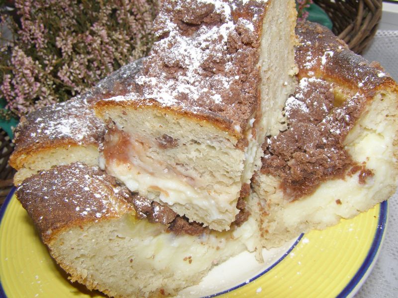 Ciasto bananowe drożdżowe z budyniem Ciasto bananowe drożdżowe z budyniem