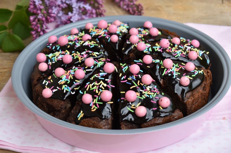 Ciasto bananowe z kaszą manną i polewą czekoladową