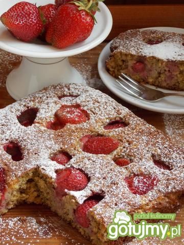 Ciasto bananowo-owsiane z truskawkami