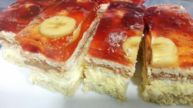 Ciasto bananowo-truskawkowe Ciasto bananowo-truskawkowe