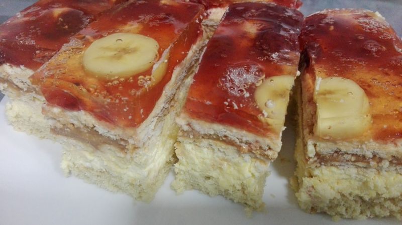 Ciasto bananowo-truskawkowe Ciasto bananowo-truskawkowe