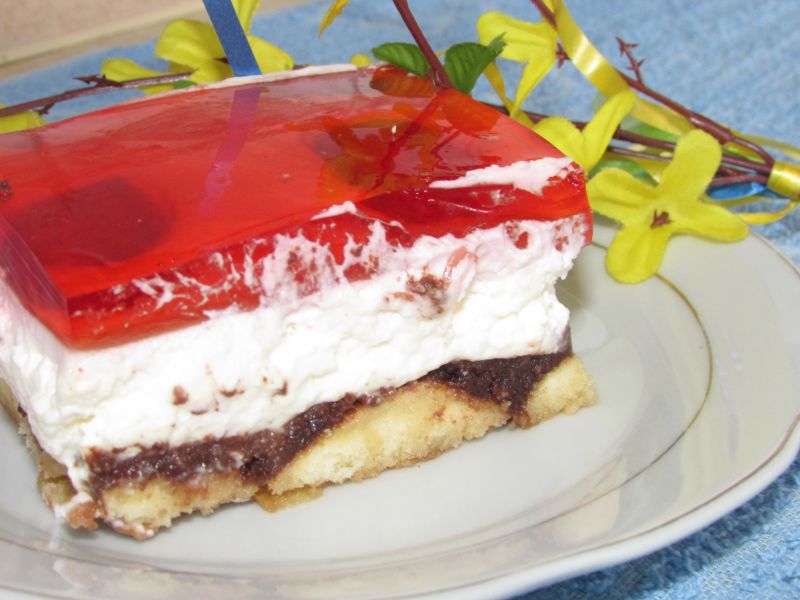 Ciasto bez pieczenia z kremem migdałowym