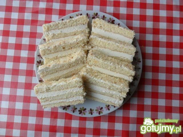 Ciasto biszkoptowe z masą  Ciasto biszkoptowe z masą