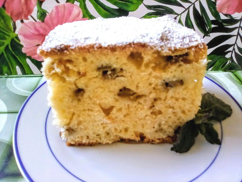 Ciasto biszkoptowe z rabarbarem