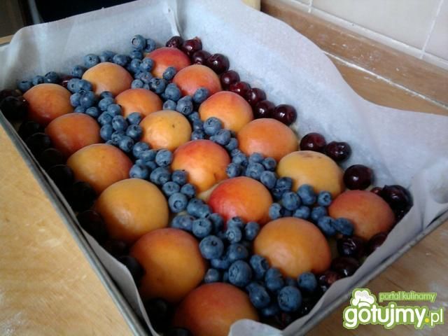 Ciasto brzoskwiniowo-borówkow-wiśniowe