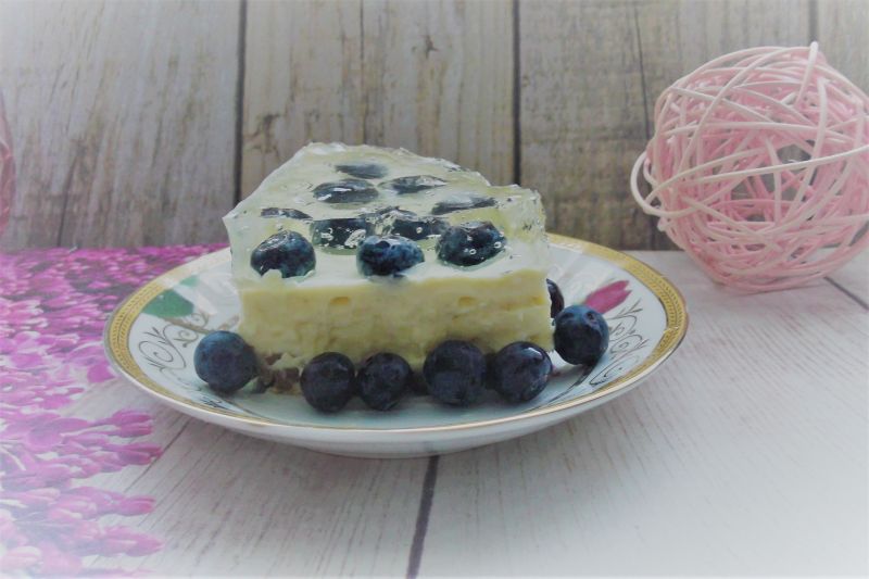 Ciasto budyniowe z owocami Ciasto budyniowe z owocami