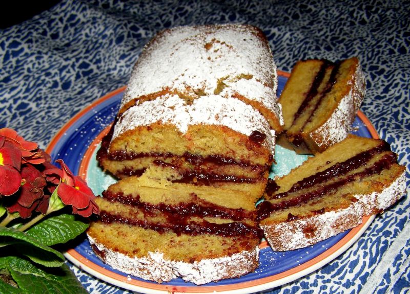 Ciasto buraczkowe przekładane dżemem