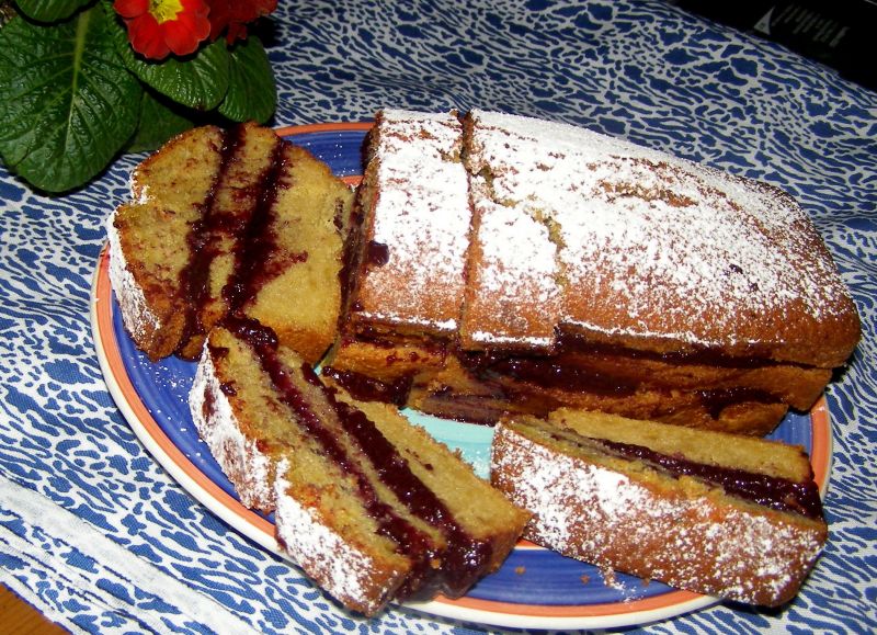 Ciasto buraczkowe przekładane dżemem