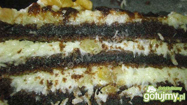 Ciasto czekoladowe przekładane kremem  Ciasto czekoladowe przekładane kremem