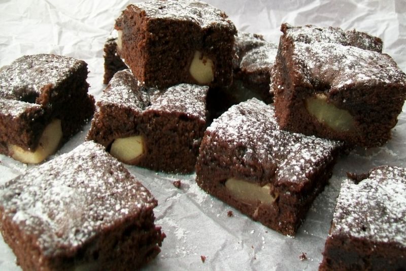 Ciasto czekoladowe z gruszkami