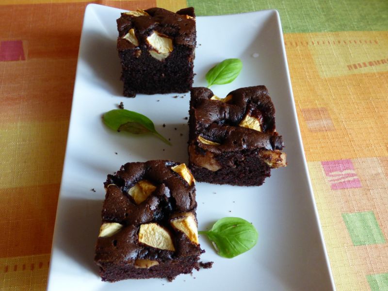 Ciasto czekoladowe z jabłkami