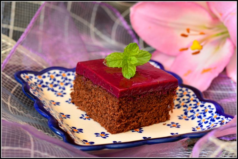 Ciasto czekoladowe z masą porzeczkową 