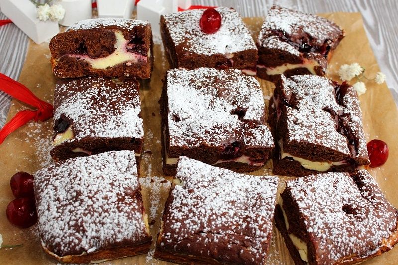 Ciasto czekoladowe z serem i wiśniami Ciasto czekoladowe z serem i wiśniami
