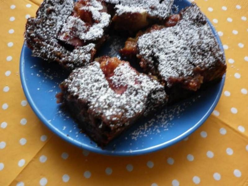 Ciasto czekoladowo - cukiniowe ze świeżymi figami