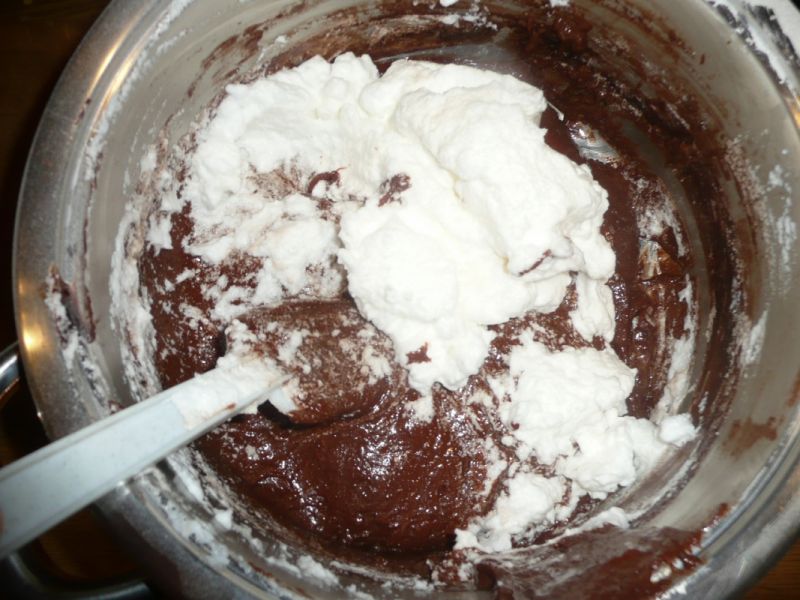 Ciasto czekoladowo - kokosowe z delicjami