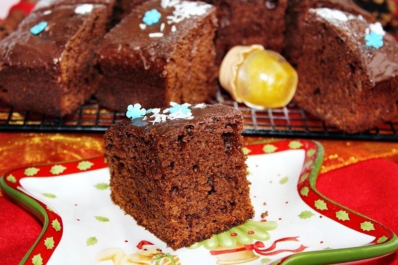 Ciasto czekoladowo-miodowe z cynamonem