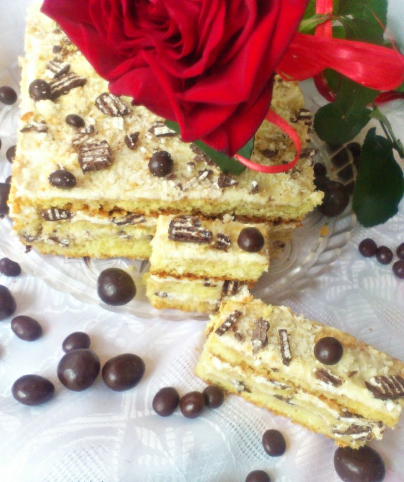 Ciasto Di z wafelkami przekładane kremem z kaszy