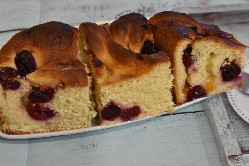 Ciasto drożdżowe z czereśniami Ciasto drożdżowe z czereśniami