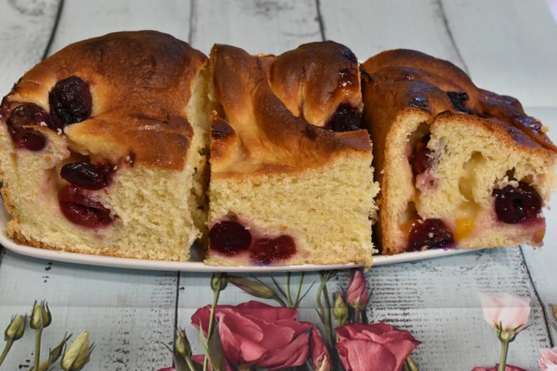Ciasto drożdżowe z czereśniami Ciasto drożdżowe z czereśniami