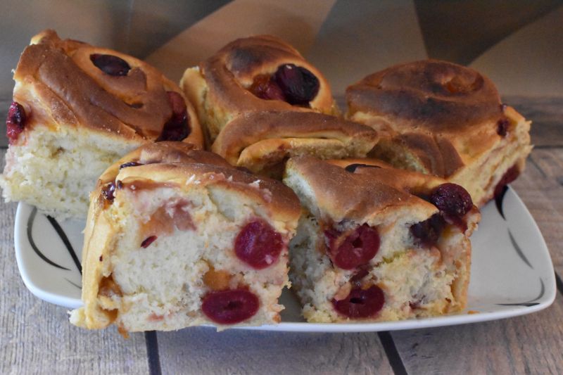 Ciasto drożdżowe z czereśniami Ciasto drożdżowe z czereśniami