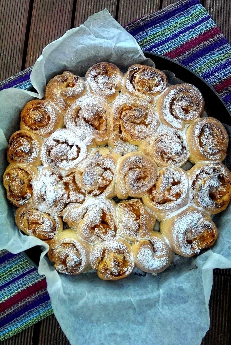 Ciasto drożdżowe z dynią i morelą