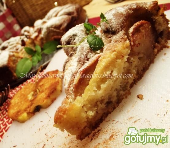 Ciasto drożdżowe z jabłkami.