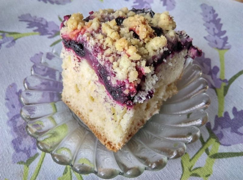 Ciasto drożdżowe z jagodami i rabarbarem Ciasto drożdżowe z jagodami i rabarbarem