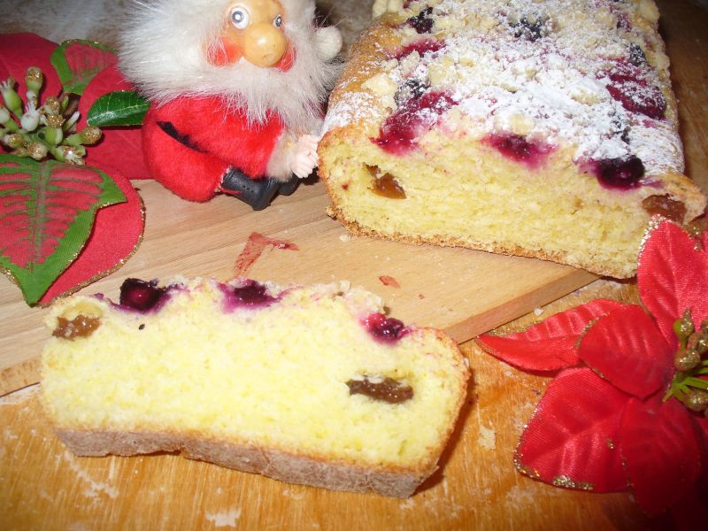 Ciasto drożdżowe z malinami, jeżynami i borówkami 