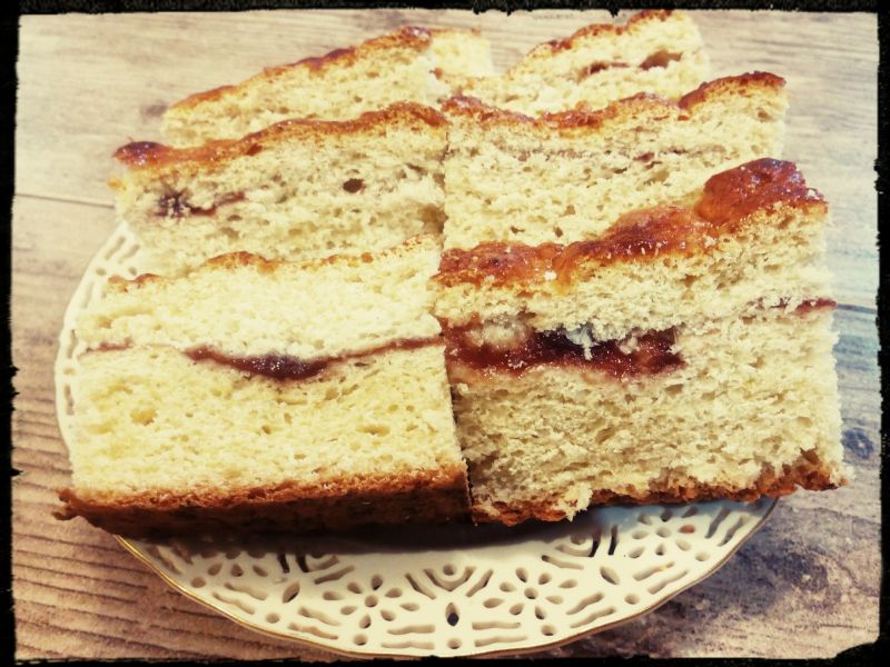 Ciasto drożdżowe z marmoladą