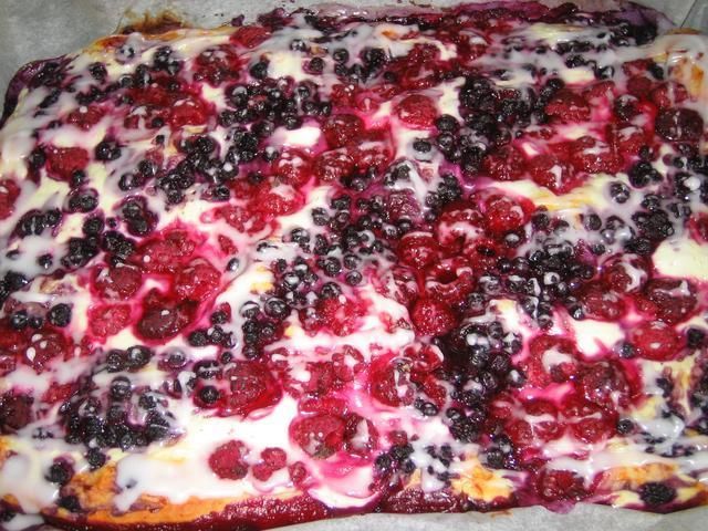 Ciasto drozdzowe z owocami Ciasto drozdzowe z owocami