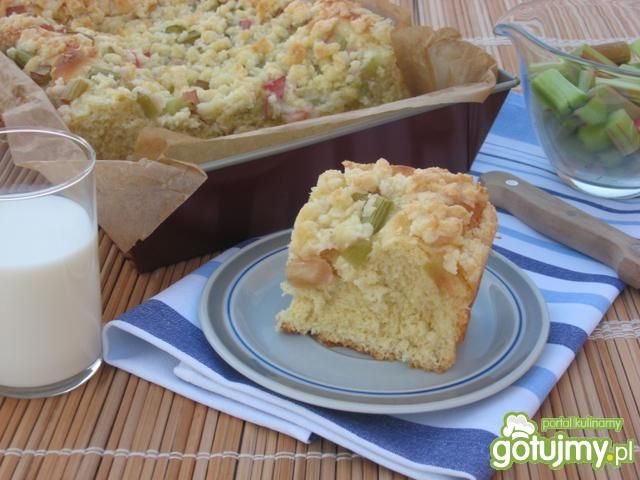 Ciasto drożdżowe z rabarbarem