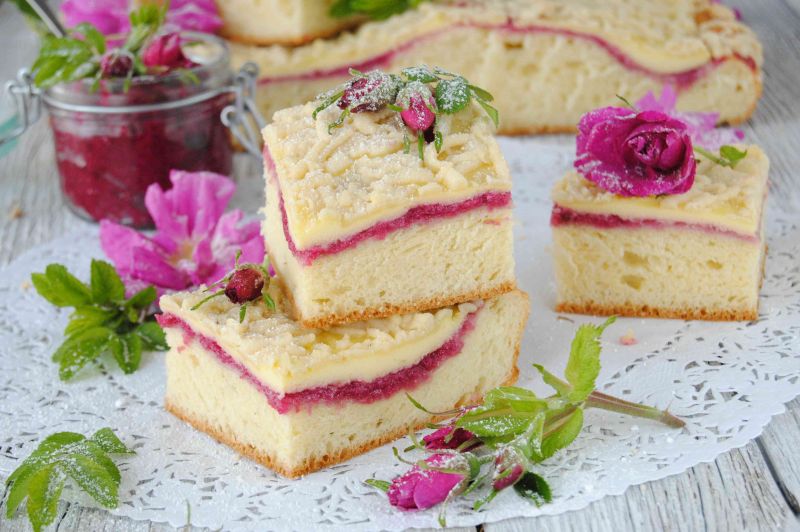 Ciasto drożdżowe z różą