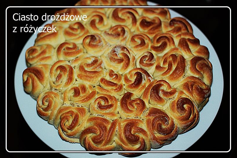 Ciasto drożdżowe z różyczek