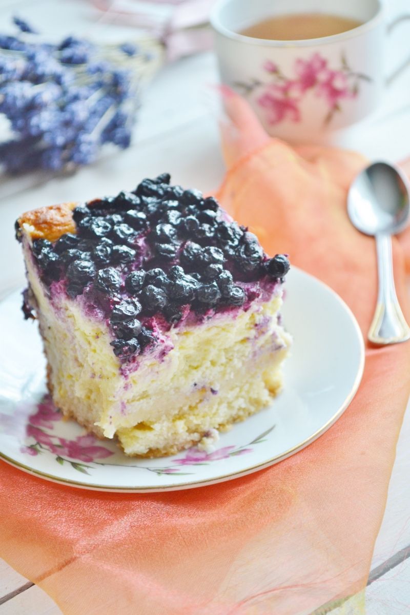 Ciasto drożdżowe z serem i jagodami