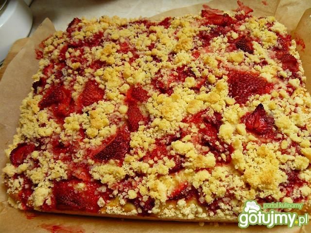 Ciasto drożdżowe z truskawkami.