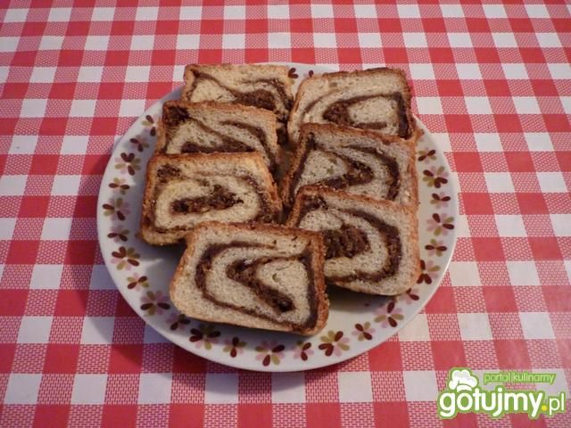 Ciasto drożdżowe z wkładką kakaową.