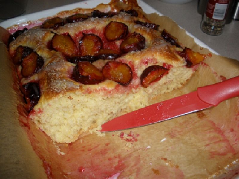 Ciasto drożdżowe ze śliwkami