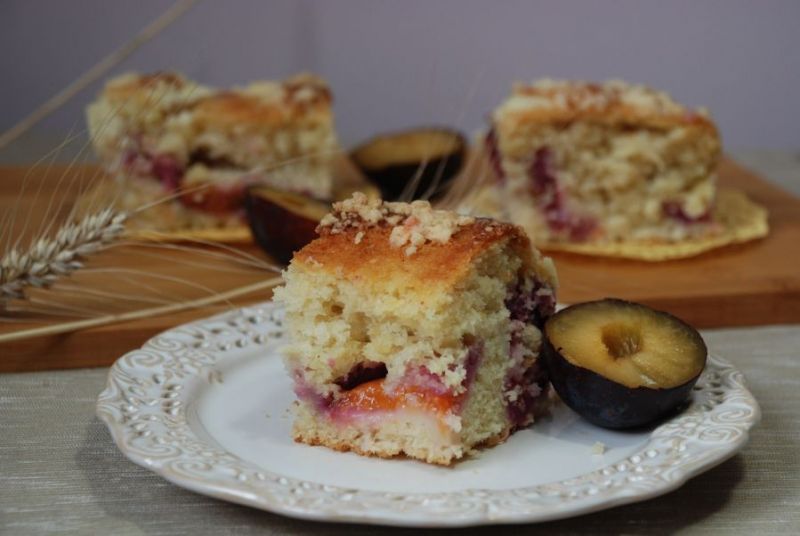 Ciasto drożdżowe ze śliwkami Ciasto drożdżowe ze śliwkami