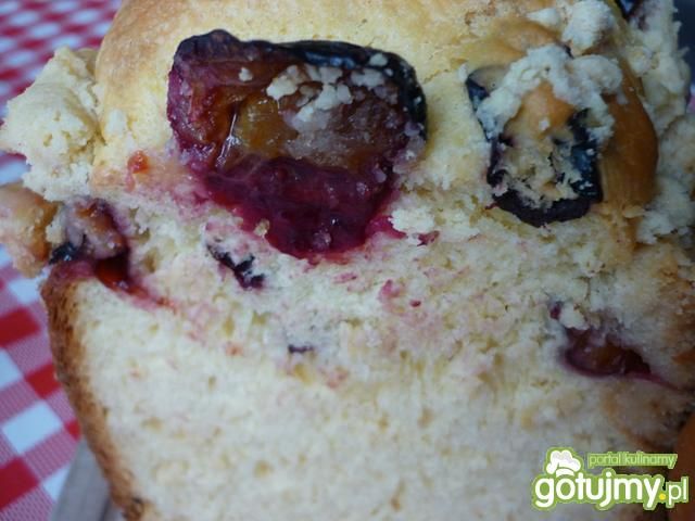 Ciasto drożdżowe ze śliwkami i kruszonką 