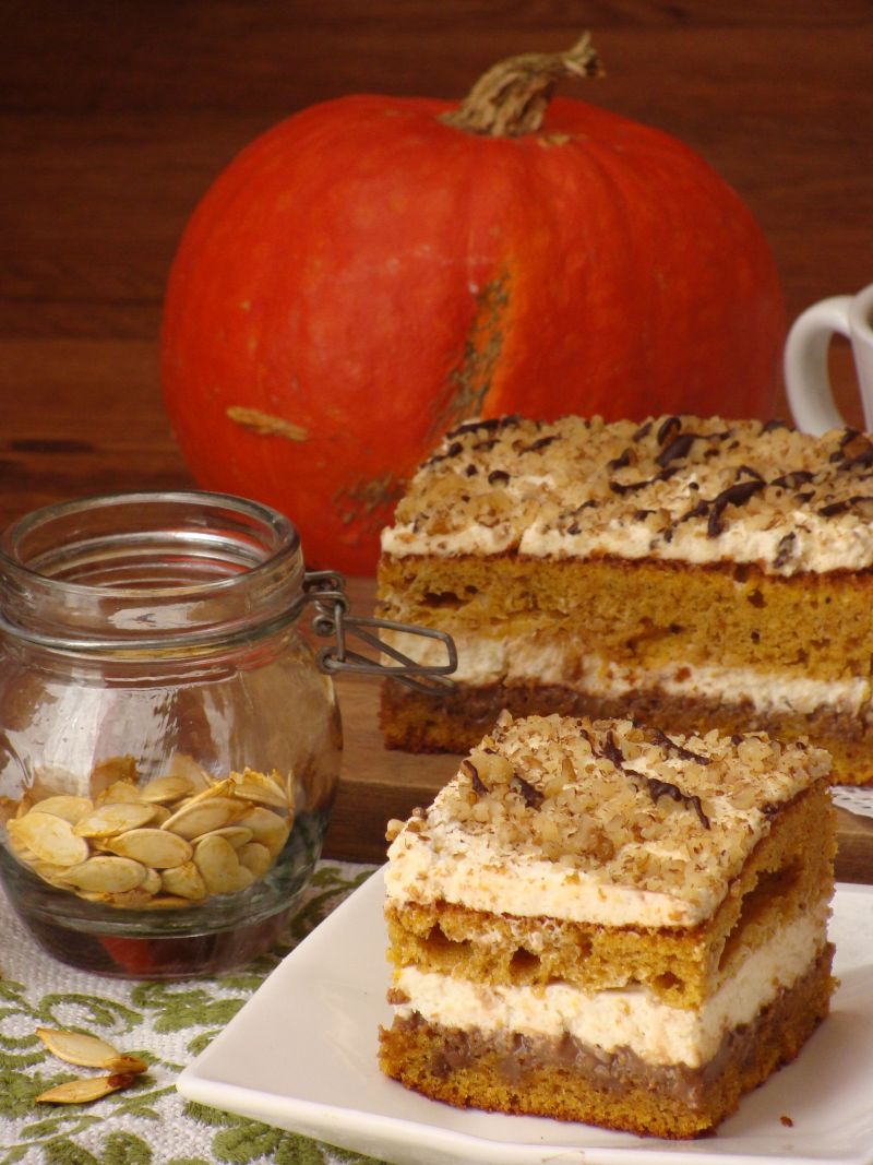 Ciasto dyniowe z orzechami