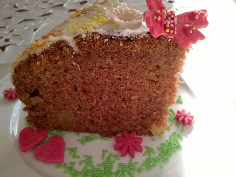 Ciasto dyniowo-marchewkowe z żurawiną i mango Ciasto dyniowo-marchewkowe z żurawiną i mango