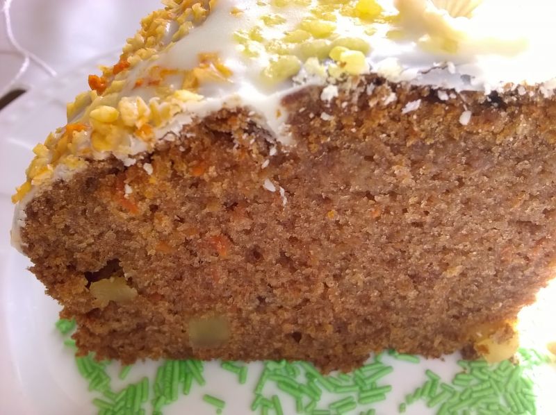 Ciasto dyniowo-marchewkowe z żurawiną i mango Ciasto dyniowo-marchewkowe z żurawiną i mango