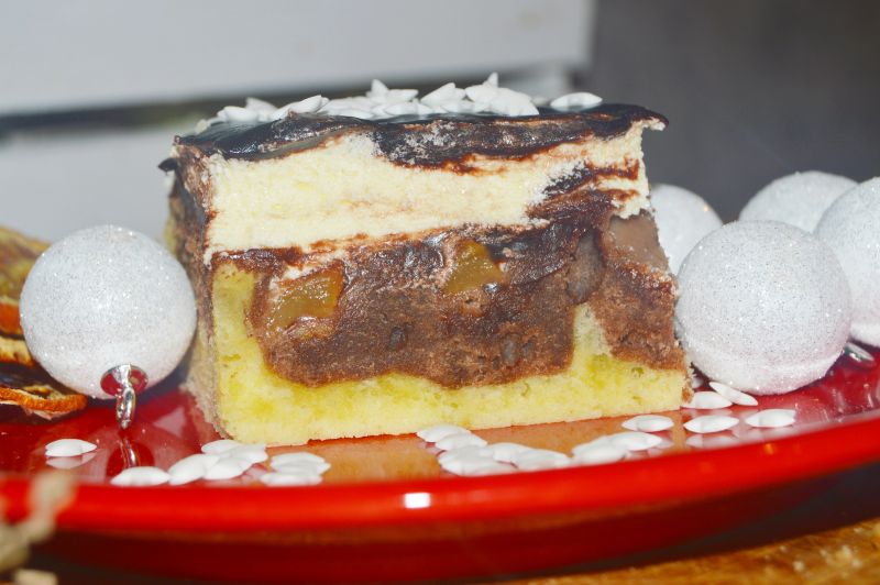 Ciasto fale dunaju z cynamonem i śliwką Ciasto fale dunaju z cynamonem i śliwką