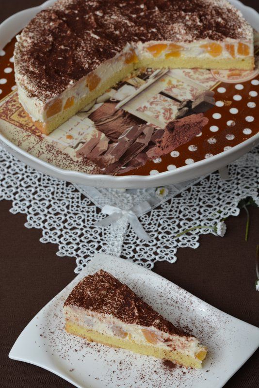 Ciasto fanta z brzoskwiniami i śmietaną