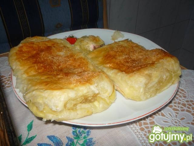 Ciasto francuskie z serem  Ciasto francuskie z serem