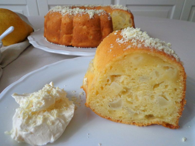 Ciasto gruszkowe z białą czekoladą i mascarpone Ciasto gruszkowe z białą czekoladą i mascarpone