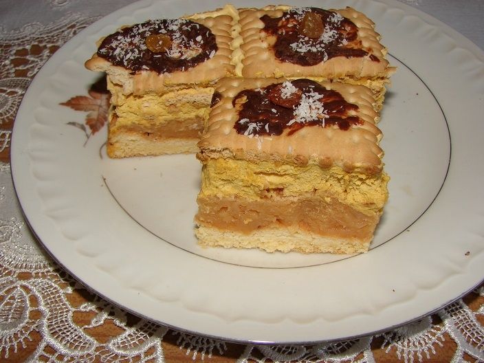 Ciasto jabłkowe z masą krówkową Ciasto jabłkowe z masą krówkową