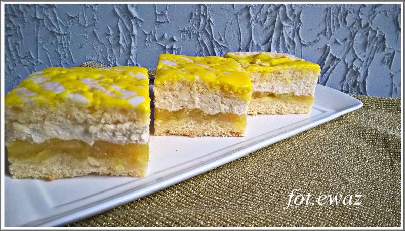 Ciasto jabłkowo -  chałwowe