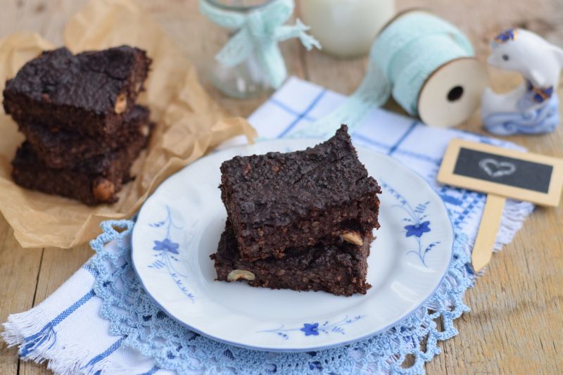 Ciasto jaglane z orzechami laskowymi Ciasto jaglane z orzechami laskowymi