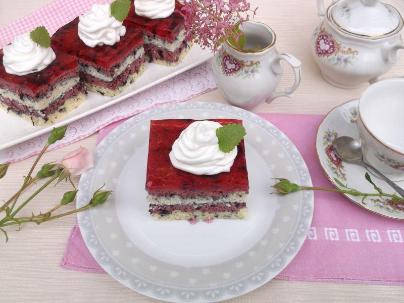 Ciasto ,, Jagodowa pychotka " z miętową nutką